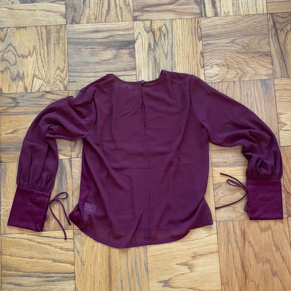 NWT: Lulus Long-Sleeve Top - Picture 4 of 5